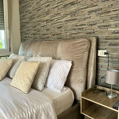 Serenity B&B Brescia Bagian luar foto